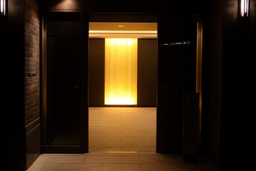 イエローオニキス光壁