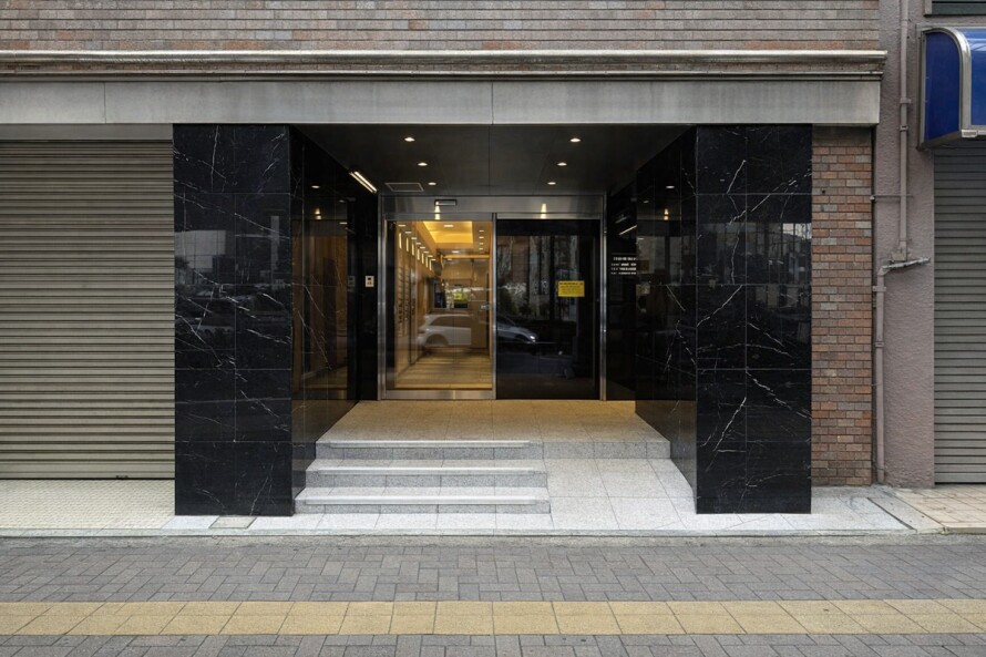 マンションエントランス　ストーンバリア工法