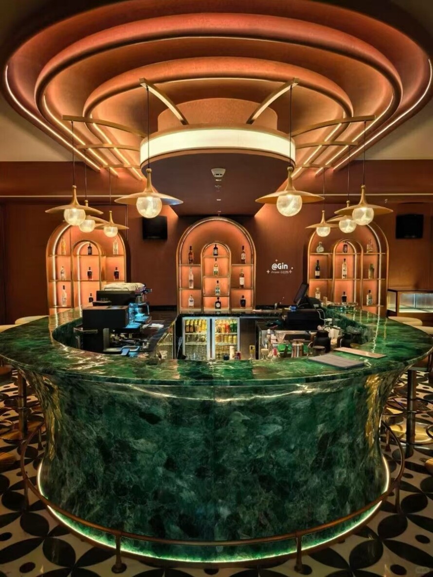 f746650c3ecc04d22fddec1f4bc28005-1