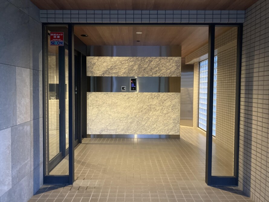 マンションエントランス光壁