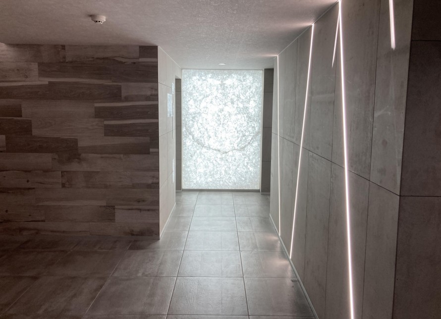 光壁・光柱｜ライト・ストーンパネル |光る大理石複合板でオニキス光壁 